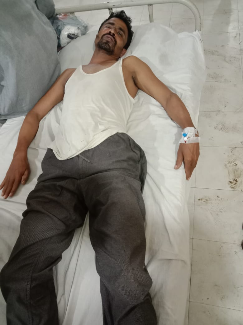 শ্রীবরদী সীমান্তে চোরাচালান ব্যবসার আধিপত্যের জের ধরে এক বিএনপি নেতাকে পিটিয়ে আহত করেছে সোহাগ বাহিনী