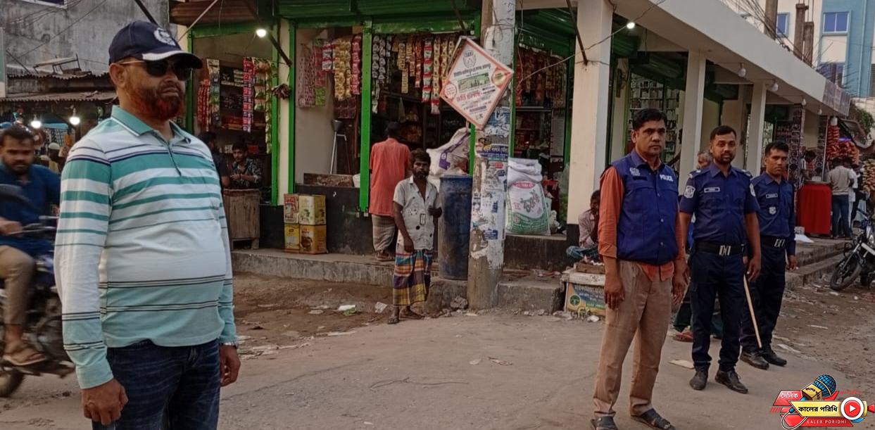 ঈদকে সামনে রেখে শ্রীবরদী পৌর শহরে যানজট নিরসনে মাঠে ওসি নুরুল আলম